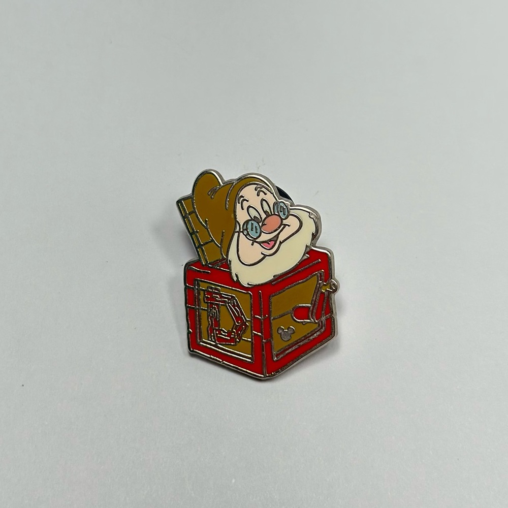 ✨2 for $30✨ Disney pin